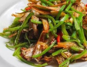 青椒炒鹹魚乾