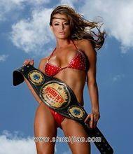 米琪&middot;詹姆斯