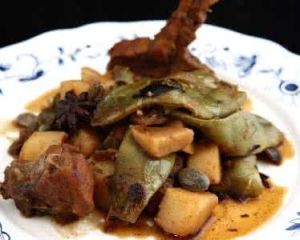 腔骨燉扁豆 腔骨燉扁豆