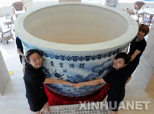 龍騰富貴青花瓷缸 龍騰富貴青花瓷缸