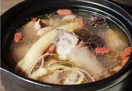西洋參燉土雞 西洋參燉土雞