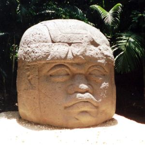 奧爾梅克巨石頭像