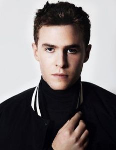 伊恩·德·卡斯泰克