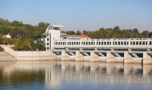 峽山水庫溢洪閘局部