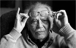 米爾頓·羅格文 米爾頓·羅格文