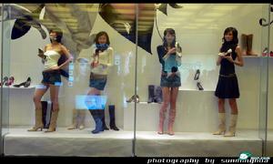 （圖）“櫥窗美女”