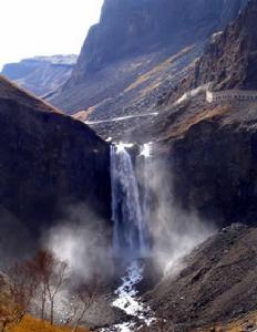 長白山瀑布與溫泉群