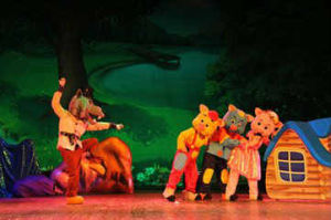 大灰狼和三隻小豬 大灰狼和三隻小豬