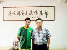 李志豪與國安總經理高潮合影