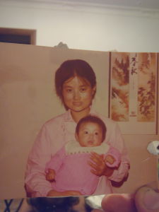 姜燁童年與母親