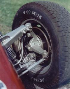 （圖）Saab Quantum左邊的雙A臂懸吊系統