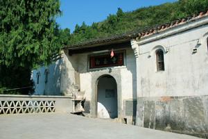 通城縣黃袍山白玉寺（姜詠勝攝）
