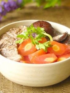 牛腩燉蘿蔔 牛腩燉蘿蔔