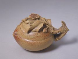 清雍正紫砂桃式硯滴 清雍正紫砂桃式硯滴