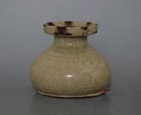 晉青釉點褐彩盤口唾壺 晉青釉點褐彩盤口唾壺