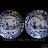 青花松下對弈圖盤 青花松下對弈圖盤