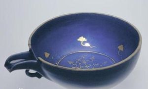 藍釉描金折枝花朵雲紋匜 藍釉描金折枝花朵雲紋匜