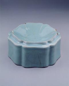 南宋官窯青瓷葵花式洗