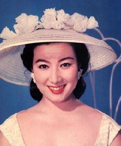 山本富士子 山本富士子