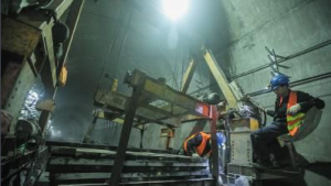 大連捷運1號線二期工程施工中