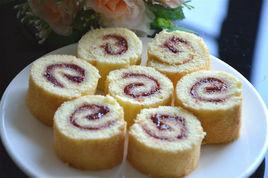 草莓醬原味蛋糕卷