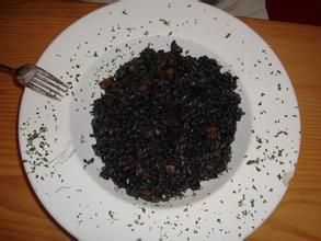 黑米皮炒魷魚 黑米皮炒魷魚