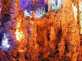 陽春凌霄岩 陽春凌霄岩