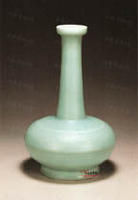雍正粉青釉弦紋長頸瓶 雍正粉青釉弦紋長頸瓶