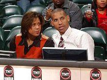 謝里爾.米勒和弟弟雷吉&middot;米勒 (右一)