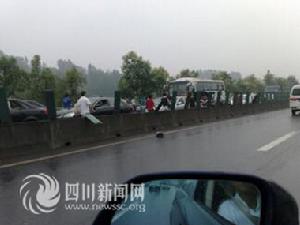 （圖）成渝高速車禍