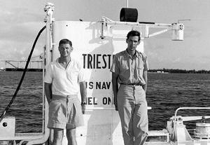 奧斯卡獎得主、著名電影導演詹姆斯&middot;卡梅隆已經委託一家公司為其設計和製造一艘可以潛到“挑戰者深淵”底部的潛艇。