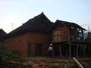 曼馬新二隊村 曼馬新二隊村