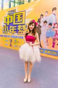 主持深圳衛視《飯沒了秀》海選2013