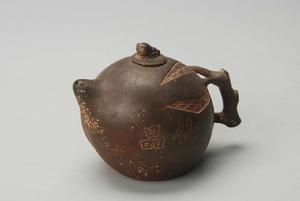 民國欽州紫砂掛釉桃式茶壺 民國欽州紫砂掛釉桃式茶壺