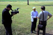 記者採訪王洪昌