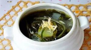 紫菜海帶瓜片湯 紫菜海帶瓜片湯