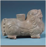 西晉越窯青瓷獅形插座 西晉越窯青瓷獅形插座
