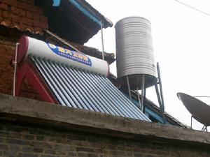 村民安裝的太陽能設備