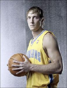 亞當·哈盧卡斯 亞當·哈盧卡斯