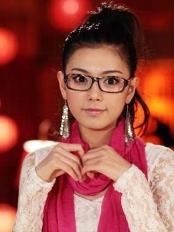 趙文琪在《愛情公寓2》中扮演秦羽墨