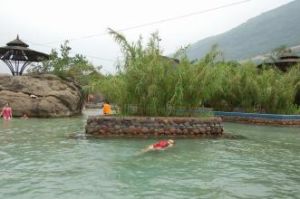 中國西部大峽谷溫泉