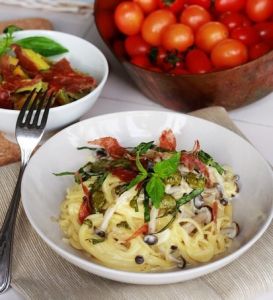 奶油蟹味菇炒意面 奶油蟹味菇炒意面