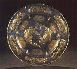 鎏金魚龍紋銀盤 鎏金魚龍紋銀盤