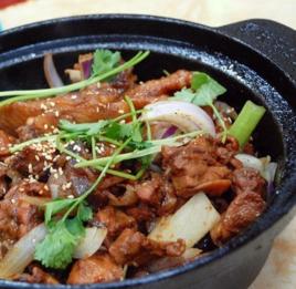 雞公煲排骨 雞公煲排骨