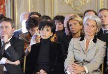 達蒂(中)產女5日後出席內閣會議