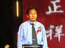 是他感動中國，感動我們