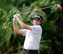 比賽中使用粉色球桿，以提高人們對乳腺癌的關注度