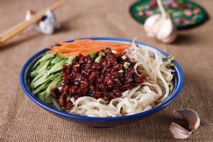 簡易炸醬麵 簡易炸醬麵