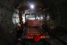 捷運13號線首期全線短軌貫通