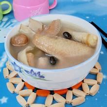 歸精黑豆煲雞湯